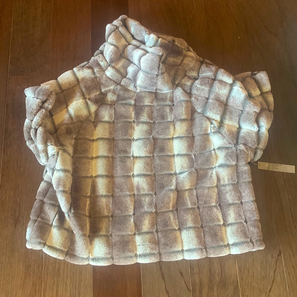 Faux Fur Layering Top - size S - NWT